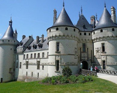 Lâu đài Pháp trượt giá 40%