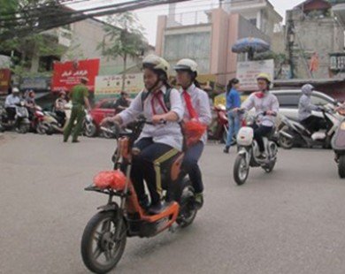 Hà Nội: Học sinh không đội MBH, nhà trường bị hạ thi đua