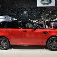 Range Rover Sport HST “nổi bần bật” tại triển lãm New York 2015