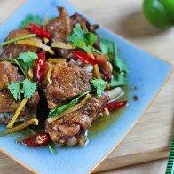 3 món thịt gà kho hấp dẫn ngày lạnh