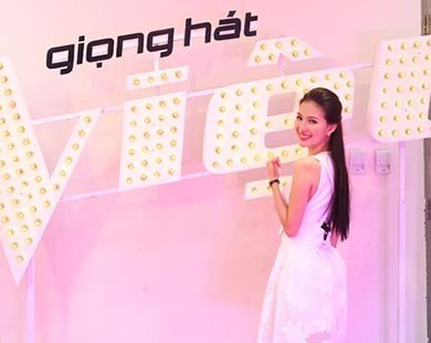 Linh Sunny bất ngờ trở thành MC Giọng hát Việt mùa 3