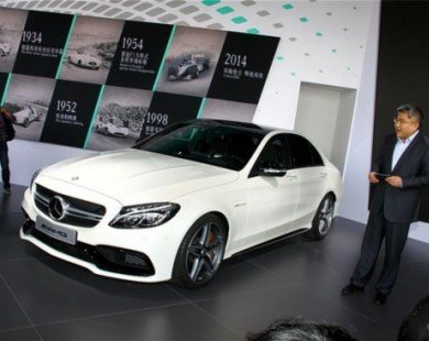Mercedes-Benz C63 AMG mới chính thức phát hành