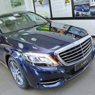 Cận cảnh Mercedes S400L màu độc tại Sài Gòn