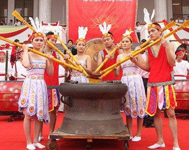 Giỗ Tổ Hùng Vương - Lễ hội Đền Hùng diễn ra trong 6 ngày