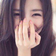 Phía sau một cô gái hay cười như em...