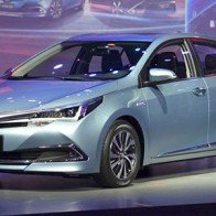 Toyota Corolla Altis phiên bản “ngốn” 4,9 lít/100 km ra mắt