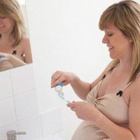 Kem đánh răng tổn hại não thai nhi