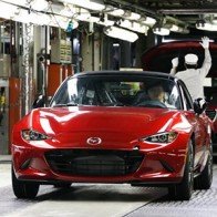 Mazda MX-5 Sport đời 2016 tiêu chuẩn có giá gần 25.000 USD