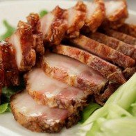 Cách làm heo quay da giòn mà không cần lò nướng