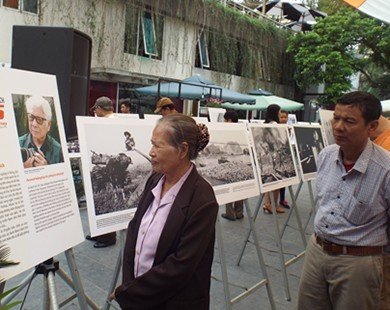 Triển lãm ảnh “Đường xuân chiến dịch 1975” tại Bảo tàng Phụ nữ Việt Nam