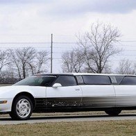 Choáng với Chevrolet Corvette Limousine "dài ngoằng"