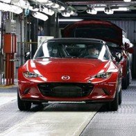 Xe mui trần bán chạy Mazda MX-5 2016 ít “khát xăng” hơn trước