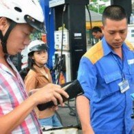 Xăng tăng giá, chủ xe tốn thêm bao nhiêu tiền?