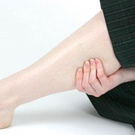 Nguy hiểm khi cơ thể nổi gân xanh