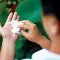 Nguyên nhân mồ hôi tay chân và cách trị bằng thảo dược dễ kiếm