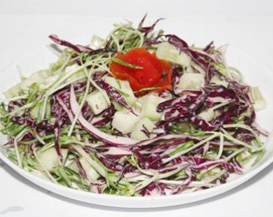 Khéo tay với món salad rau mầm và bắp cải tím