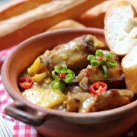 Khéo tay trổ tài món sườn om dứa thơm ngon