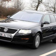 VW công bố giá bán mẫu xe tiết kiệm nhiên liệu Passat BlueMotion