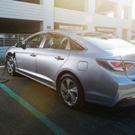 Hyundai tiếp tục giới thiệu phiên bản 5,9 lít/100 km của Sonata 2016