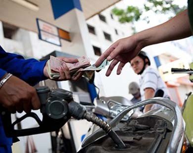 Điều hành giá xăng dầu vẫn bám sát cơ chế thị trường