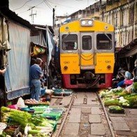 “Thót tim” với khu chợ nguy hiểm nhất thế giới ở Bangkok