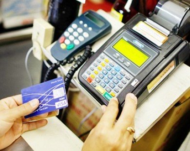Thẻ tín dụng: Cách tính lãi suất và phí phạt