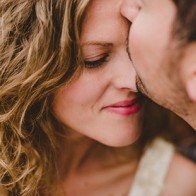 Cô gái nào rồi cũng phải học cách chôn giấu mối tình đầu...