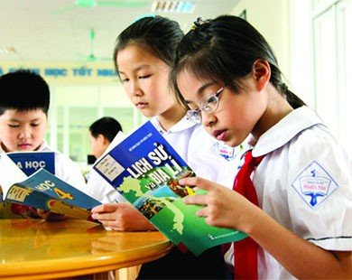 Hà Nội: Phụ huynh phát hiện “sách lậu” trà trộn vào trường học