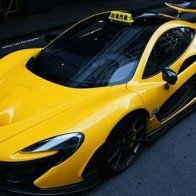 Thích “chơi trội”, đại gia gắn biển taxi cho siêu xe McLaren P1