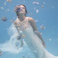 Ảnh thời trang váy cưới chụp dưới nước ấn tượng