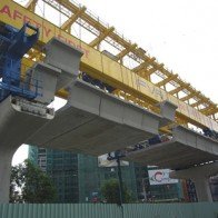 Dự án Metro Bến Thành - Suối Tiên: Lắp dầm cầu đầu tiên