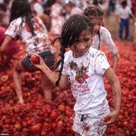 Lễ hội tiêu tốn cả trăm tấn cà chua ở Colombia