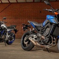 Yamaha FZ-07 và FZ-09 2016 đẹp ấn tượng với màu tem mới
