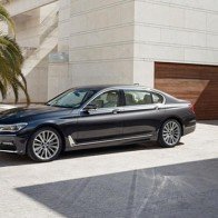 BMW 7-Series thế hệ mới ra mắt, tiết kiệm xăng như xe máy