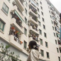 Bất động sản bung hàng ồ ạt, giá nhà vẫn "trên mây"