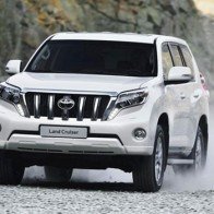 Toyota Land Cruiser Prado 2016 ra mắt, tiết kiệm nhiên liệu hơn