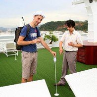 Du lịch hè độc-lạ chơi golf trên biển