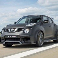 Nissan Juke mạnh như siêu xe GT-R lộ diện