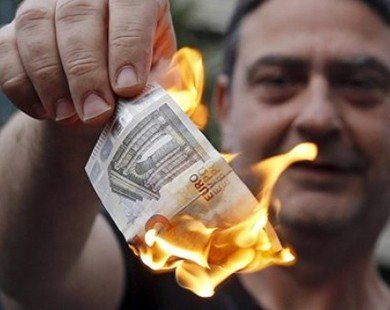 Hy Lạp chính thức vỡ nợ