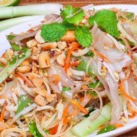 Mâm cơm tối thanh mát lấn át nóng bức ngày hè