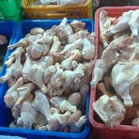 Gà đông lạnh nhập khẩu giá… 20.000 đồng/kg