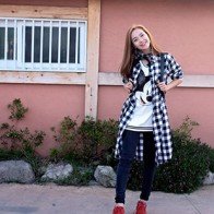 BST sơ mi dài lượt thượt vẫn điệu đà của Minh Hằng