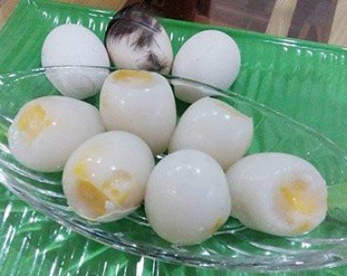 Cách làm trứng gà từ thạch cốt dừa ngon mát
