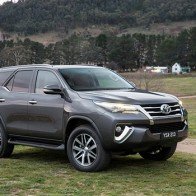Chính thức: Toyota Fortuner 2016 được cải tiến toàn diện