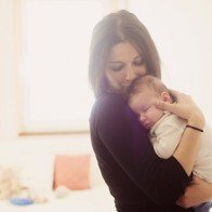 Những điều cấm kỵ khi chăm sóc trẻ sơ sinh mẹ cần biết