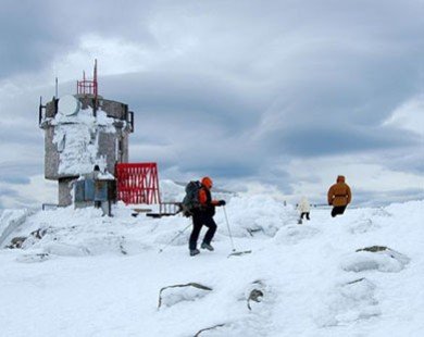 Thám hiểm ngọn núi có khí hậu tồi tệ nhất hành tinh