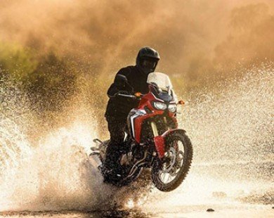 Honda CRF1000L Africa Twin 2016 tuyên chiến với Ducati Multistrada