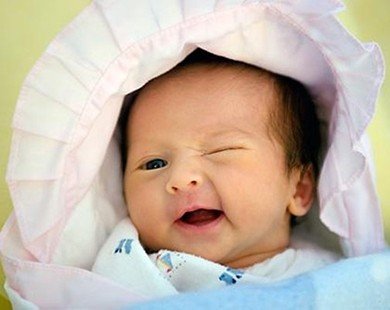 4 sự thật khiến bố mẹ bất ngờ về thị giác của bé sơ sinh