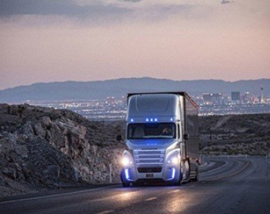 Daimler chạy thử xe tải tự lái đầu tiên trên thế giới ở Đức