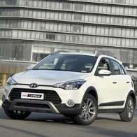 i20 Active có gì để cạnh tranh với Ford EcoSport?